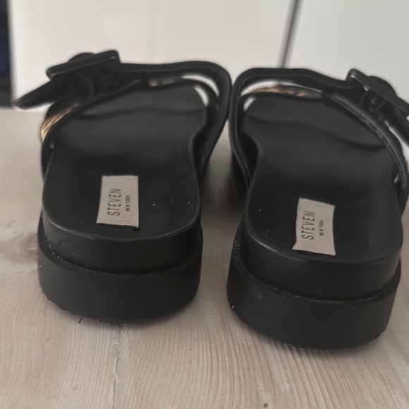 Steven By Steve Madden Black and Tan Sandals - Picture 5 of 7